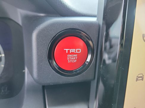 Used 2025 Toyota 4Runner TRD Off-Road Premium AWD/4WD image 20