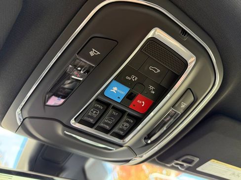 New 2025 Jeep Grand Cherokee L Limited w/ Luxury Tech Group II image 23