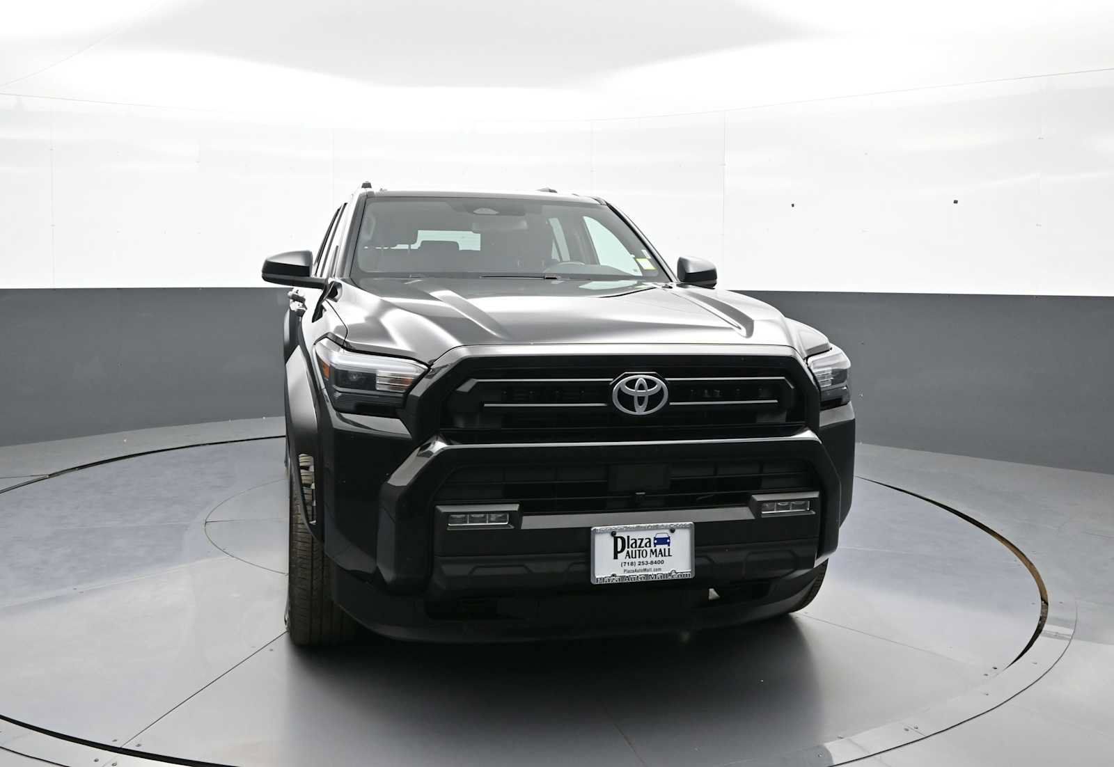 Used 2025 Toyota 4Runner SR5 AWD/4WD image 2
