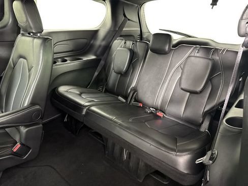 Used 2025 Chrysler Pacifica Select FWD image 22