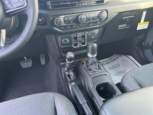 New 2026 Jeep Gladiator Sport AWD/4WD image 16