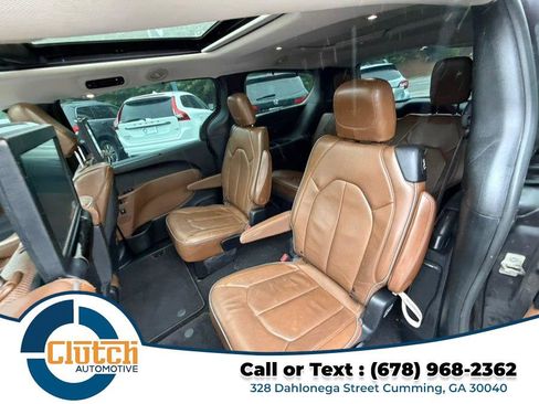 Used 2017 Chrysler Pacifica Limited FWD image 14