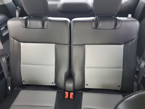 Used 2022 Ford Explorer XLT w/ Equipment Group 202A RWD image 23