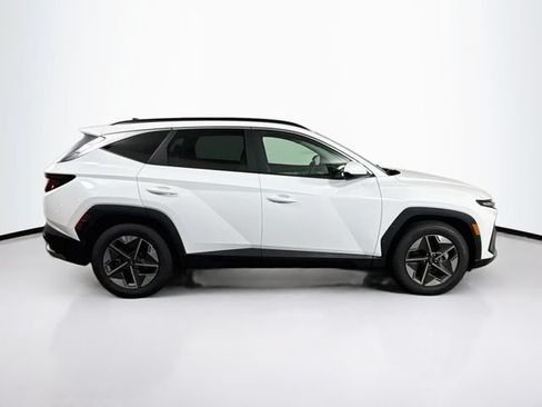 Certified 2025 Hyundai Tucson SEL FWD image 9