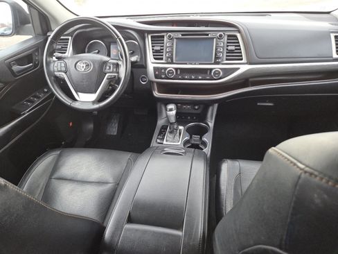 Used 2019 Toyota Highlander Limited image 21