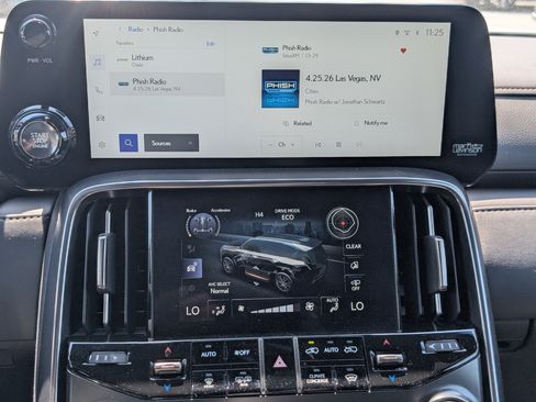 Certified 2025 Lexus LX 600 4WD w/ Appearance Package image 31