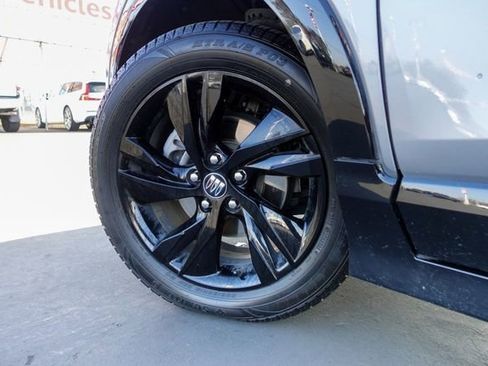 Used 2024 Buick Encore GX Sport Touring image 10