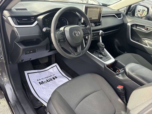 Used 2025 Toyota RAV4 XLE image 12