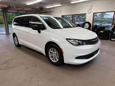 New 2027 Chrysler Pacifica LX FWD image 1