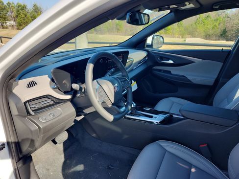 New 2026 Buick Envista Avenir image 12