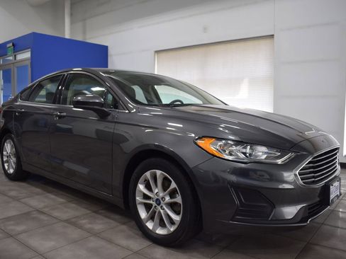 Used 2020 Ford Fusion SE image 5