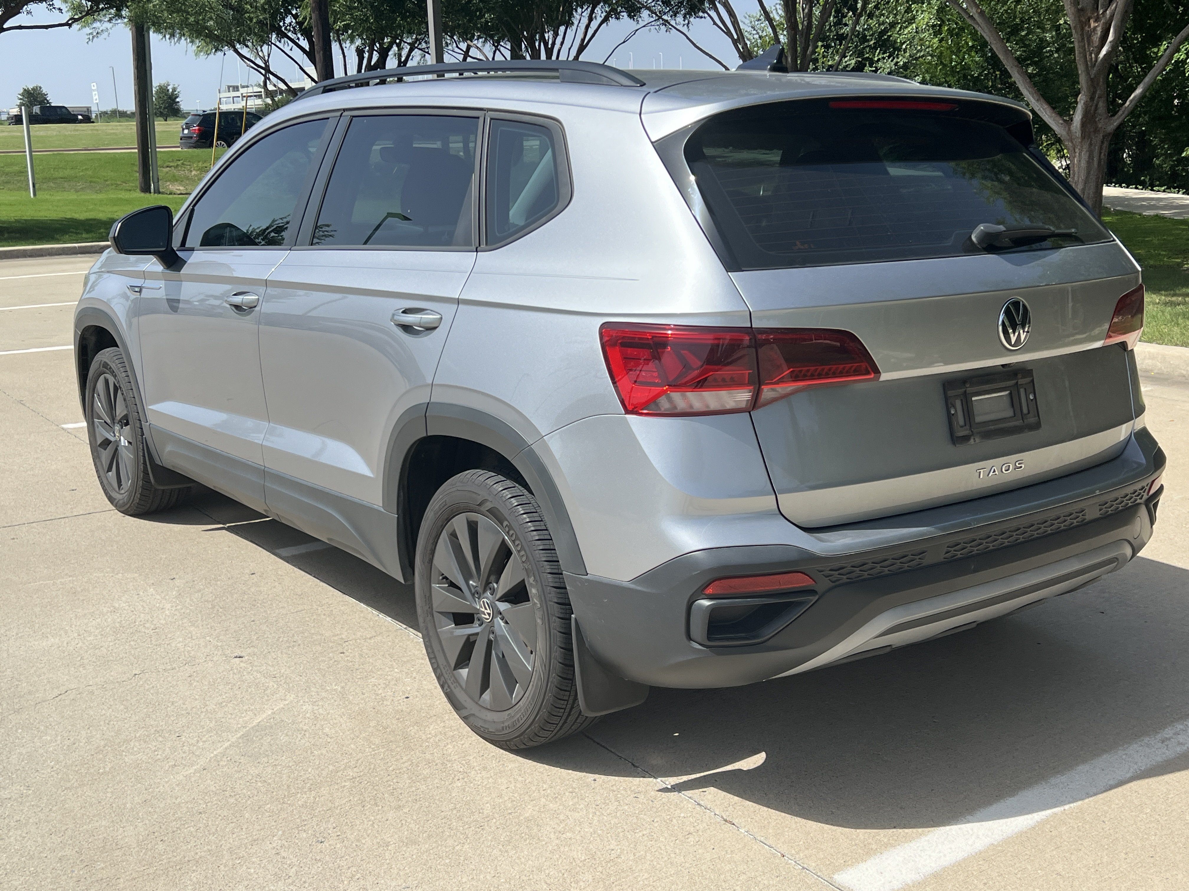 Used 2023 Volkswagen Taos S FWD image 7