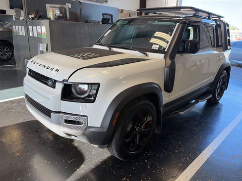 Used 2020 Land Rover Defender 110 HSE image 1