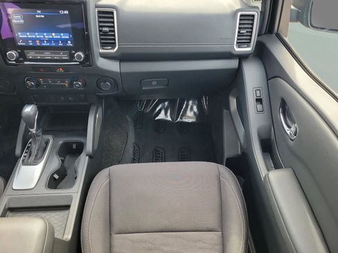 Used 2022 Nissan Frontier SV image 12