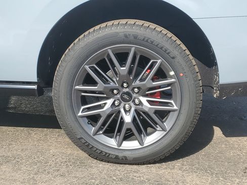 New 2025 Ford Expedition Platinum w/ Stealth Performance Package image 5