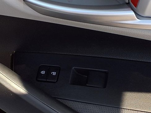 Certified 2020 Toyota Corolla LE image 25