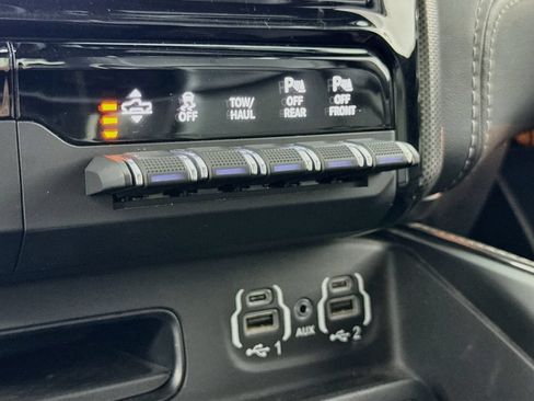 Used 2022 RAM 1500 Limited AWD/4WD image 25