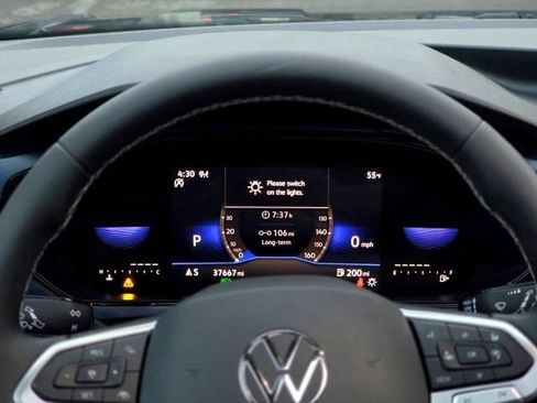 Used 2023 Volkswagen Taos SE w/ Panoramic Sunroof Package image 14