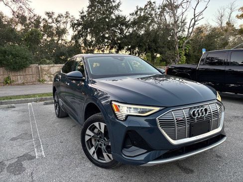 Used 2021 Audi e-tron Premium image 4