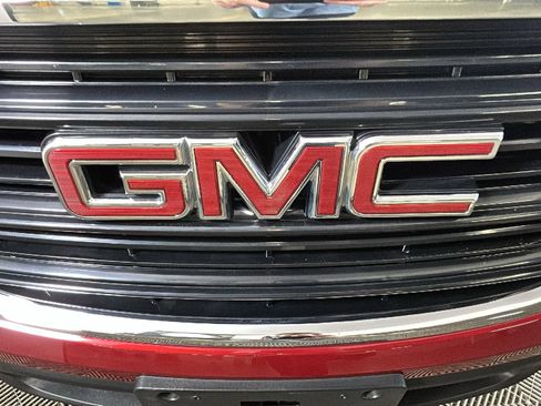 Used 2019 GMC Terrain SLE w/ Driver Convenience Package FWD image 10