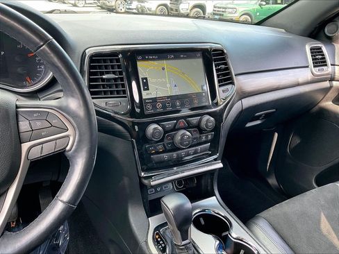 Used 2021 Jeep Grand Cherokee Laredo X AWD/4WD image 17