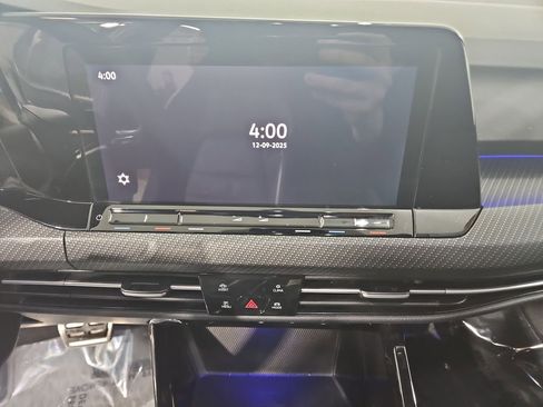 Used 2024 Volkswagen Golf R image 18