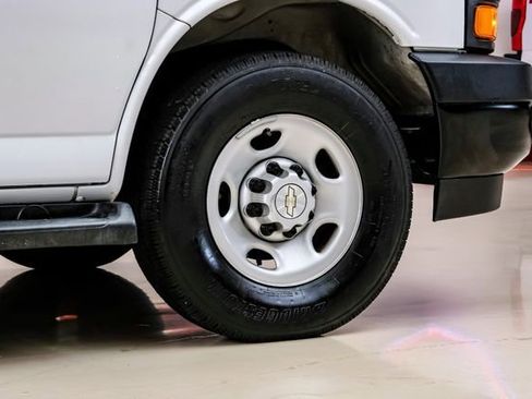 Used 2023 Chevrolet Express 3500 LS image 41