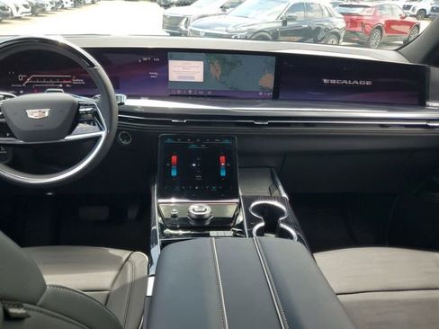 Certified 2026 Cadillac Escalade Sport w/ LPO, ONYX Package RWD image 17