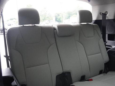 Used 2024 Kia Telluride S AWD/4WD image 31