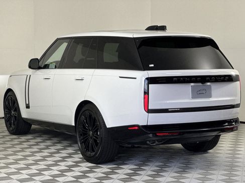 New 2025 Land Rover Range Rover SE image 3