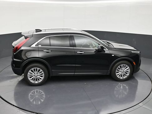 Certified 2024 Cadillac XT4 Luxury w/ Cold Weather Package FWD image 18