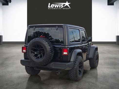 Used 2018 Jeep Wrangler Sport AWD/4WD image 4