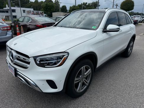 Used 2021 Mercedes-Benz GLC 300 4MATIC image 3