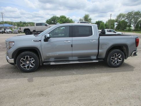 New 2026 GMC Sierra 1500 SLT w/ SLT Premium Package AWD/4WD image 9