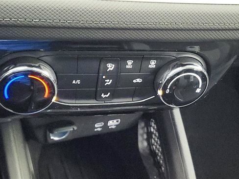 Used 2025 Chevrolet TrailBlazer LT image 34