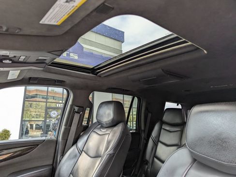 Used 2020 Cadillac Escalade Platinum AWD/4WD image 30