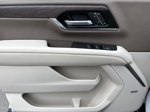 New 2026 GMC Yukon XL Denali w/ Sun & Power Step Package image 14