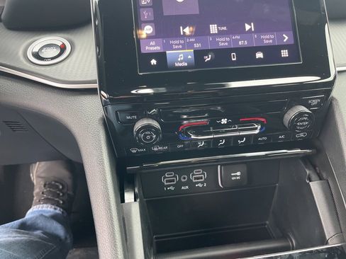 New 2025 Jeep Grand Cherokee 4WD image 23