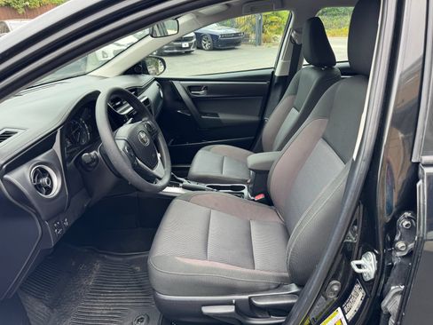 Used 2018 Toyota Corolla FWD image 9
