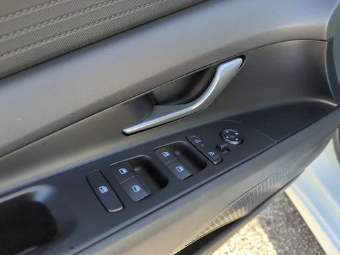 New 2026 Hyundai Elantra Hybrid FWD image 17