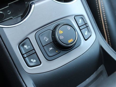 Used 2024 GMC Terrain AT4 image 17