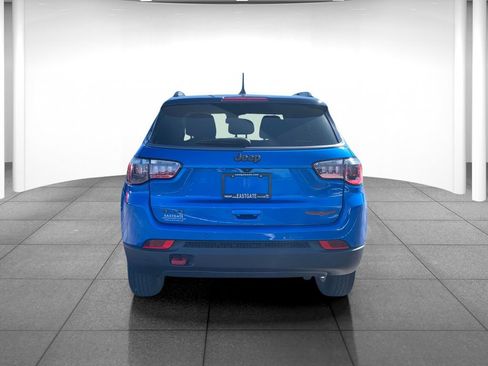 Used 2022 Jeep Compass Trailhawk w/ Trailhawk Convenience Group AWD/4WD image 6