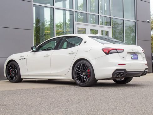 Used 2024 Maserati Ghibli Modena Q4 AWD/4WD image 8