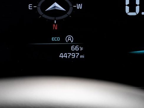 Used 2023 Kia Telluride S w/ S Sunroof Package image 3