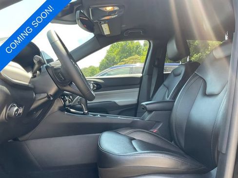 Used 2025 Jeep Compass Limited AWD/4WD image 3