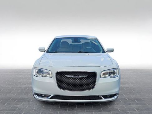 Used 2019 Chrysler 300 Touring L w/ Quick Order Package 22F RWD image 2