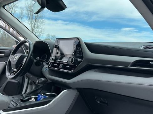 Used 2021 Toyota Highlander XLE image 77