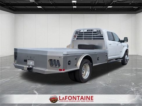 New 2026 RAM 5500 Tradesman w/ Laramie Trim Package image 6