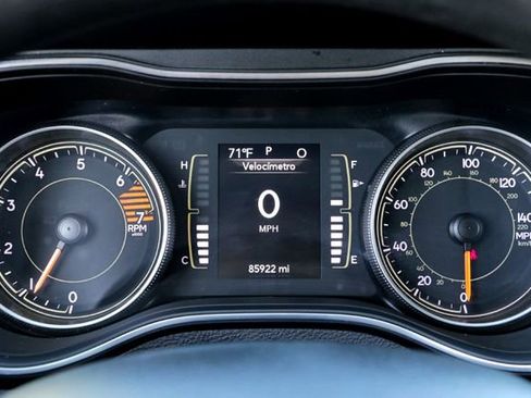 Used 2021 Jeep Cherokee Latitude FWD image 15
