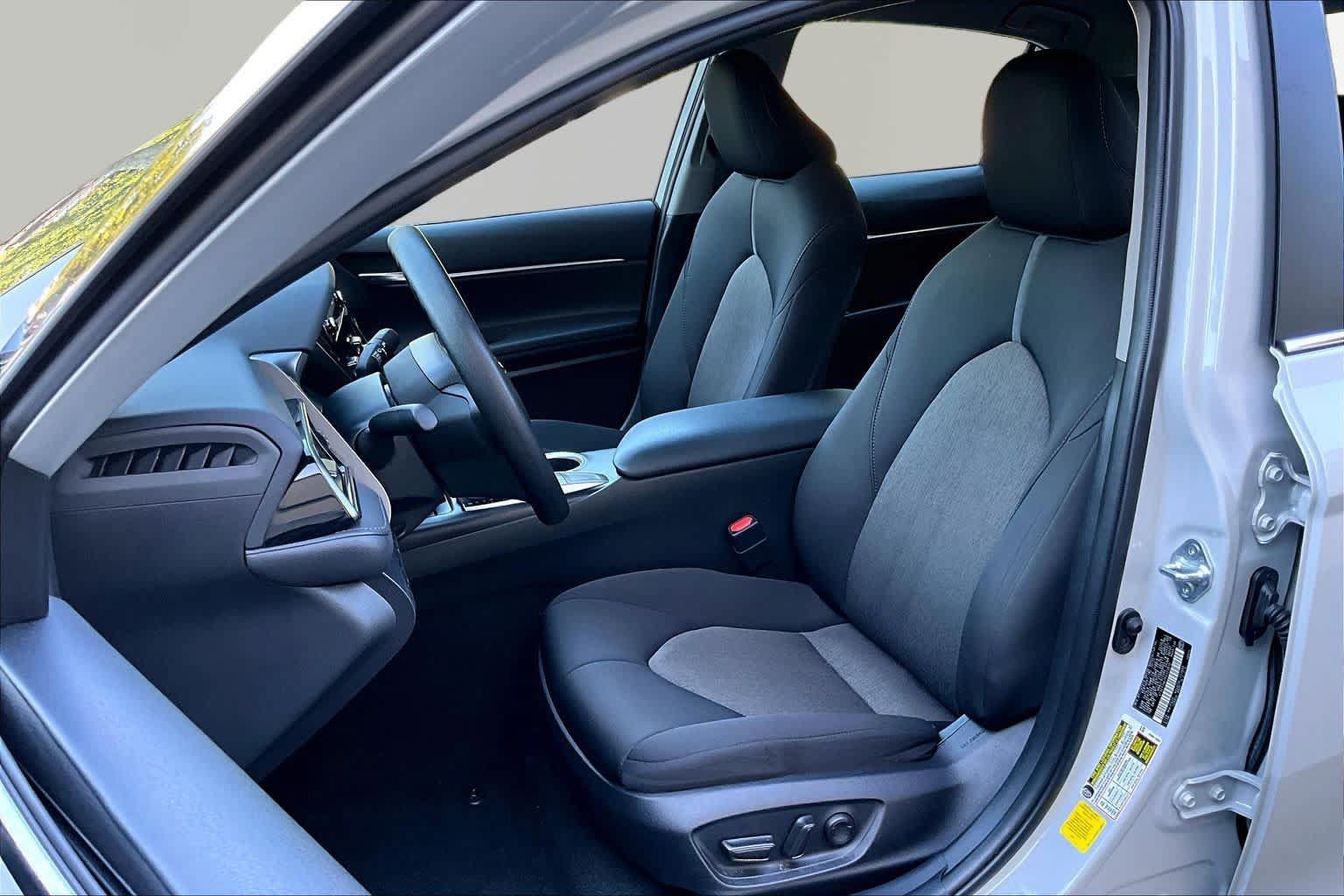 Used 2023 Toyota Camry LE FWD image 8